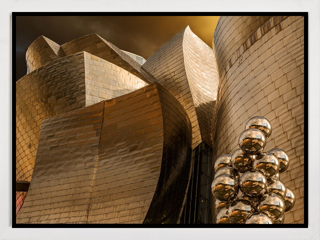 Reflections On Spheres (Serie Guggenheim Bilbao)