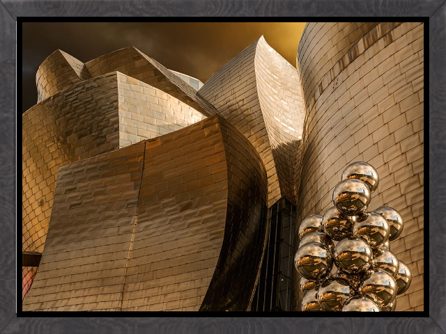 Reflections On Spheres (Serie Guggenheim Bilbao)